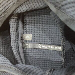 NWOT Western Rise Venture Hoodie - Black - Size S - Technical Midlayer